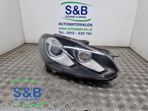 Gebruikte Koplamp rechts Volkswagen Golf VI (5K1) 2.0 TSI R 16V 4Motion Prijs € 389,99 Margeregeling aangeboden door Schaap & Bron