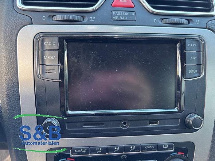 Radio från en Volkswagen Scirocco (137/13AD) 2.0 TDI 16V 2011