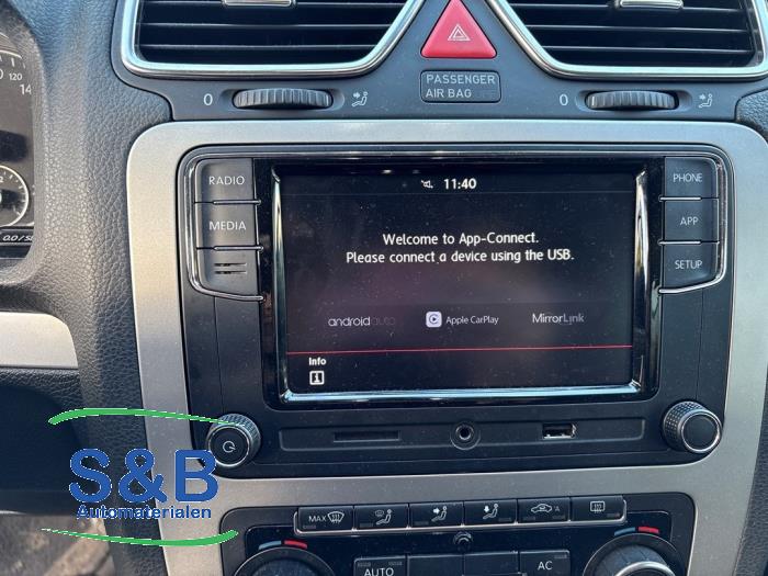 Radio från en Volkswagen Scirocco (137/13AD) 2.0 TDI 16V 2011