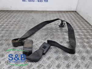 Begagnade Bakre säkerhetsbälte, mitten Volkswagen Transporter/Caravelle T4 1.9 TD Pris € 74,99 Marginaltabell erbjuds av Schaap & Bron