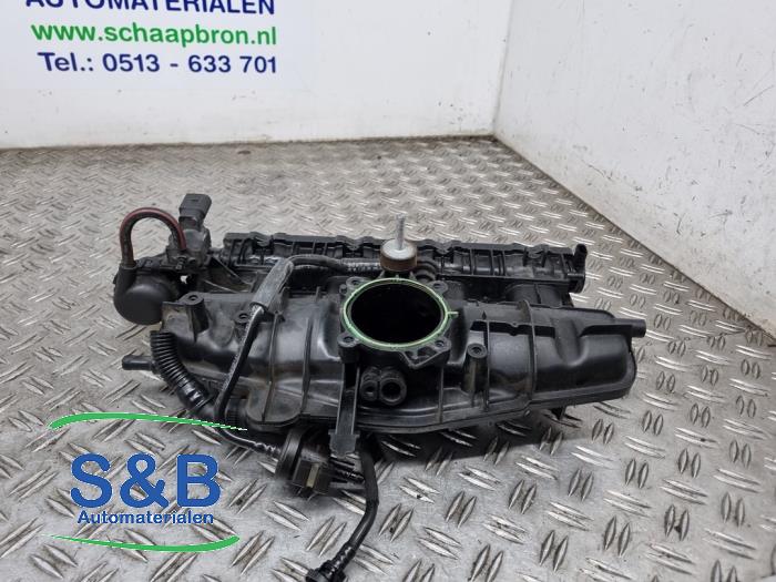 Inlaatspruitstuk van een Volkswagen Passat Variant (365) 1.8 TSI 16V 2011