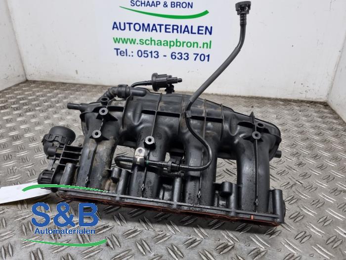 Inlaatspruitstuk van een Volkswagen Passat Variant (365) 1.8 TSI 16V 2011