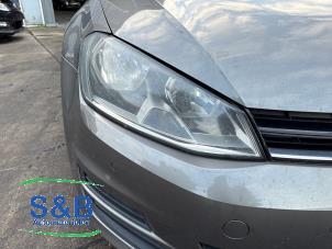 Gebruikte Koplamp rechts Volkswagen Golf VII Variant (AUVV) 1.2 TSI BlueMotion 16V Prijs € 200,00 Margeregeling aangeboden door Schaap & Bron
