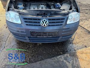 Używane Zderzak przedni Volkswagen Caddy III (2KA,2KH,2CA,2CH) 1.9 TDI Cena € 65,00 Procedura marży oferowane przez Schaap & Bron