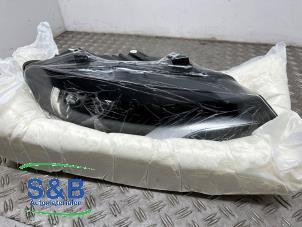 Nya Strålkastare, höger Volkswagen Polo V (6R) 1.4 16V Pris € 108,90 Inklusive moms erbjuds av Schaap & Bron