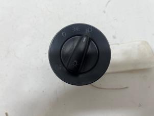 Gebruikte Licht Schakelaar Volkswagen Golf IV (1J1) 1.4 16V Prijs € 15,00 Margeregeling aangeboden door F. van den Mosselaar autodemontage