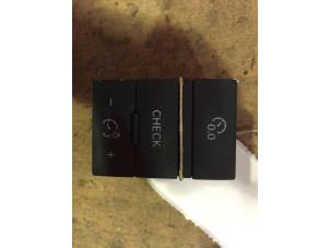 Gebruikte Cruise Control Bediening Audi A6 Avant (C6) 2.7 TDI V6 24V Prijs € 10,00 Margeregeling aangeboden door F. van den Mosselaar autodemontage