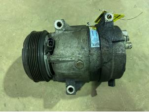 Begagnade Luftkonditioneringspump Renault Laguna II Grandtour (KG) 2.0 16V Pris € 100,00 Marginaltabell erbjuds av F. van den Mosselaar autodemontage