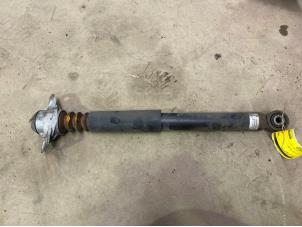 Begagnade Stötdämpare, vänster bak Volkswagen Jetta III (1K2) 1.6 Pris € 20,00 Marginaltabell erbjuds av F. van den Mosselaar autodemontage