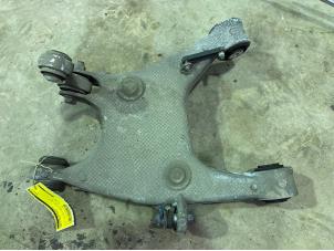 Begagnade Bakre gaffelben, vänster BMW 5 serie (F10) 520d 16V Pris € 35,00 Marginaltabell erbjuds av F. van den Mosselaar autodemontage