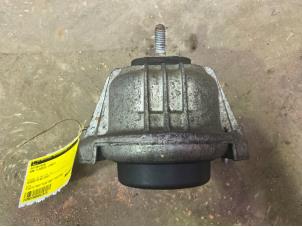 Begagnade Motorfäste BMW 3 serie (E92) 335i 24V Pris € 25,00 Marginaltabell erbjuds av F. van den Mosselaar autodemontage