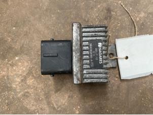 Gebruikte Kachel Weerstand Renault Trafic New (FL) 2.5 dCi 16V 145 Prijs € 10,00 Margeregeling aangeboden door F. van den Mosselaar autodemontage