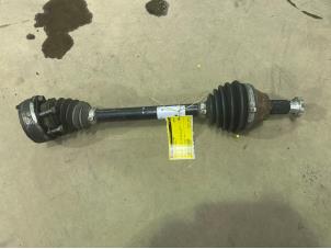 Gebruikte Aandrijfas links-voor Volkswagen Polo V (6R) 1.2 TSI Prijs € 50,00 Margeregeling aangeboden door F. van den Mosselaar autodemontage