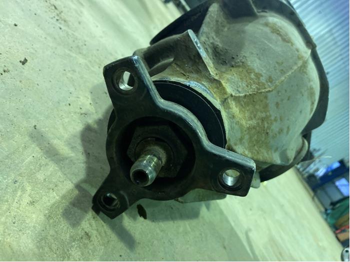 Bakre differential från en Mercedes-Benz C (W203) 2.7 C-270 CDI 20V 2003