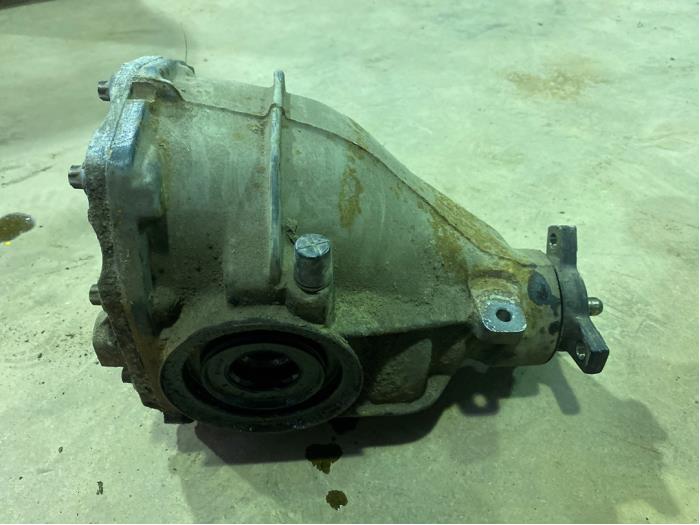 Bakre differential från en Mercedes-Benz C (W203) 2.7 C-270 CDI 20V 2003