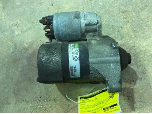 Begagnade Startmotor Renault Clio III (BR/CR) 1.2 16V 75 Pris € 35,00 Marginaltabell erbjuds av F. van den Mosselaar autodemontage