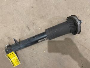 Gebruikte Schokdemper rechts-achter BMW X5 (E70) xDrive 35d 3.0 24V Prijs € 35,00 Margeregeling aangeboden door F. van den Mosselaar autodemontage