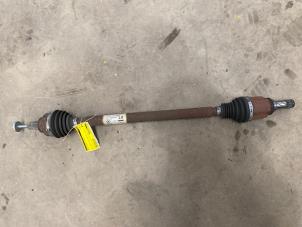 Begagnade Drivaxel, höger bak Renault Twingo III (AH) 1.0 SCe 70 12V Pris € 75,00 Marginaltabell erbjuds av F. van den Mosselaar autodemontage