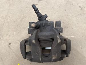 Begagnade Främre bromsok, höger Renault Twingo III (AH) 1.0 SCe 70 12V Pris € 40,00 Marginaltabell erbjuds av F. van den Mosselaar autodemontage