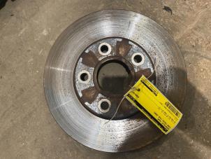 Begagnade Främre bromsskiva Ford Focus 2 1.6 16V Pris € 20,00 Marginaltabell erbjuds av F. van den Mosselaar autodemontage
