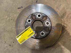 Begagnade Främre bromsskiva Ford Focus 2 1.6 16V Pris € 20,00 Marginaltabell erbjuds av F. van den Mosselaar autodemontage