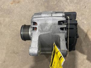 Gebruikte Dynamo Peugeot 2008 (CU) 1.2 12V e-THP PureTech 110 Prijs € 70,00 Margeregeling aangeboden door F. van den Mosselaar autodemontage