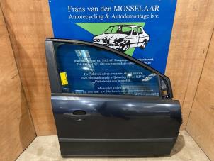 Begagnade Framdörr, 4-dörrars, höger Ford Focus 2 Wagon 1.6 16V Pris € 125,00 Marginaltabell erbjuds av F. van den Mosselaar autodemontage