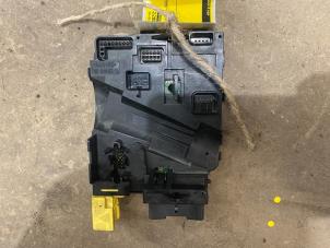 Begagnade Rattstångmodul Volkswagen Caddy III (2KA,2KH,2CA,2CH) 1.9 TDI Pris € 17,50 Marginaltabell erbjuds av F. van den Mosselaar autodemontage