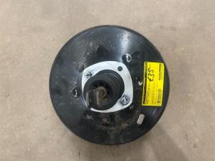 Gebruikte Rembekrachtiger Renault Trafic New (JL) 2.5 dCi 16V 145 Prijs € 35,00 Margeregeling aangeboden door F. van den Mosselaar autodemontage