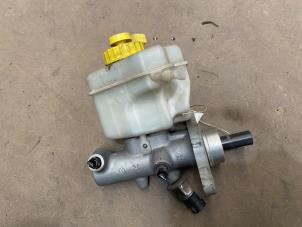 Begagnade Huvudcylinder Volkswagen Touareg (7LA/7L6) 5.0 TDI V10 Pris € 35,00 Marginaltabell erbjuds av F. van den Mosselaar autodemontage