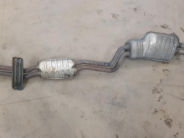 Avgassystem (komplett) från en BMW 3 serie (E46/4) 330d 24V