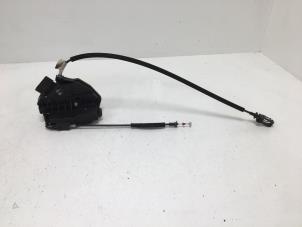 Gebruikte Slotmechaniek Portier 4Deurs links-achter Ford C-Max (DXA) 1.6 TDCi 16V Prijs € 25,00 Margeregeling aangeboden door F. van den Mosselaar autodemontage