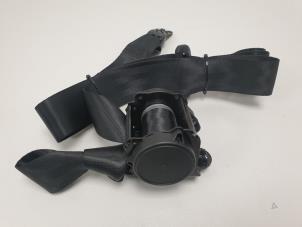 Gebruikte Veiligheidsgordel links-achter Volkswagen Golf VII (AUA) 1.0 TSI 12V BlueMotion Prijs € 25,00 Margeregeling aangeboden door F. van den Mosselaar autodemontage