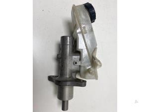 Gebruikte Hoofdremcilinder Ford Focus 2 Wagon 2.0 TDCi 16V Prijs € 17,50 Margeregeling aangeboden door F. van den Mosselaar autodemontage