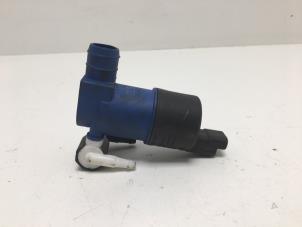 Begagnade Pump, vindrutespolare Renault Modus/Grand Modus (JP) 1.2 16V TCE 100 Pris € 10,00 Marginaltabell erbjuds av F. van den Mosselaar autodemontage