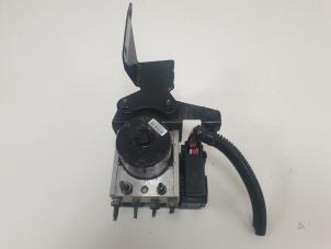 Begagnade ABS-pump Ford Transit Connect 1.8 TDCi 90 Pris € 22,50 Marginaltabell erbjuds av F. van den Mosselaar autodemontage