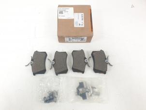 Begagnade Bakre bromsbelägg Citroen DS4 (NX) 1.6 16V VTi 120 Pris € 20,00 Marginaltabell erbjuds av F. van den Mosselaar autodemontage