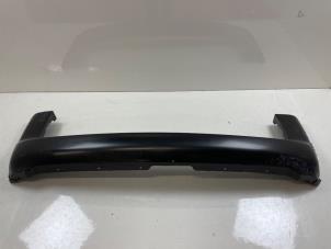 Begagnade Bakre stötfångare Hyundai H-100 2.4 . Pris € 50,00 Marginaltabell erbjuds av F. van den Mosselaar autodemontage