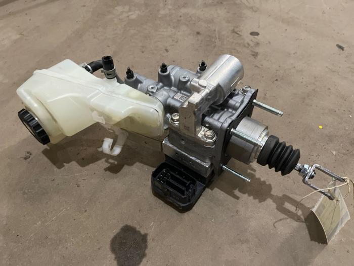 Glówny cylinder hamulcowy z Toyota Corolla Touring Sport (E21/EH1) 1.8 16V Hybrid 2021