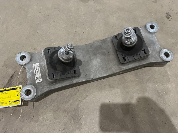 Fäste, växellåda från en Alfa Romeo Giulia (952) 2.2d 136 16V 2016