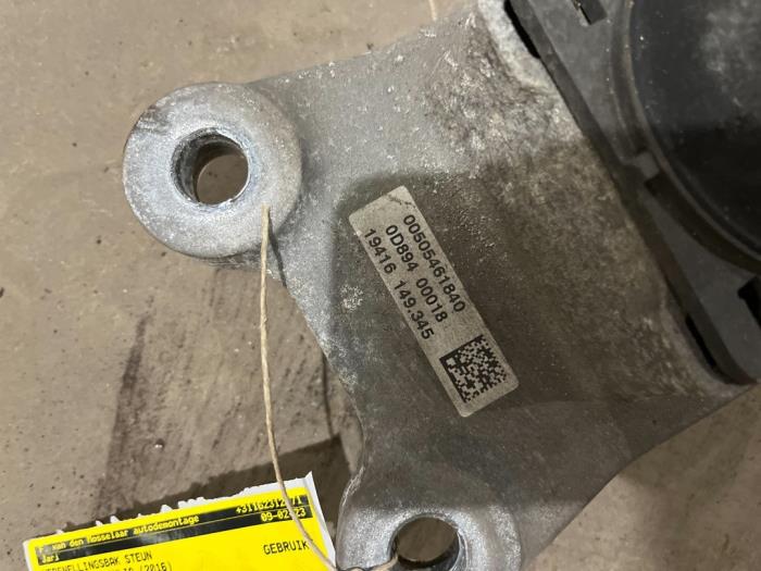 Fäste, växellåda från en Alfa Romeo Giulia (952) 2.2d 136 16V 2016