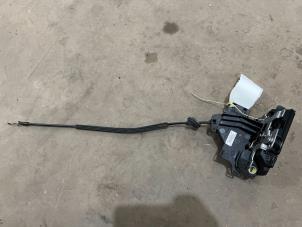 Gebruikte Deurslot Mechaniek 2Deurs rechts Volkswagen Caddy III (2KA,2KH,2CA,2CH) 1.9 TDI Prijs € 14,50 Margeregeling aangeboden door F. van den Mosselaar autodemontage