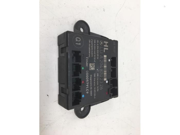 Deur module van een Mercedes-Benz C (W204) 2.2 C-200 CDI 16V 2008