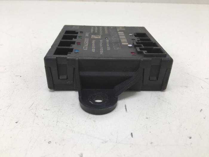 Deur module van een Mercedes-Benz C (W204) 2.2 C-200 CDI 16V 2008