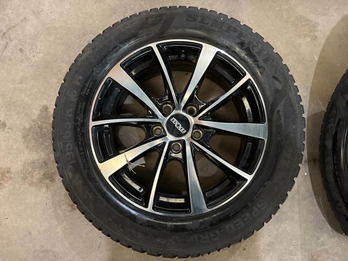 Zestaw felg sportowych + opony zimowe z Peugeot 308 SW (L4/L9/LC/LJ/LR) 1.6 16V THP 150 2018