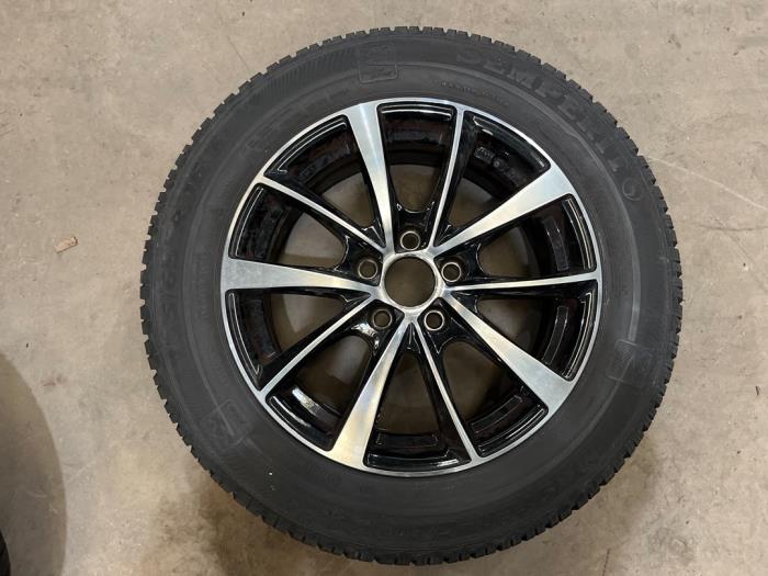 Zestaw felg sportowych + opony zimowe z Peugeot 308 SW (L4/L9/LC/LJ/LR) 1.6 16V THP 150 2018