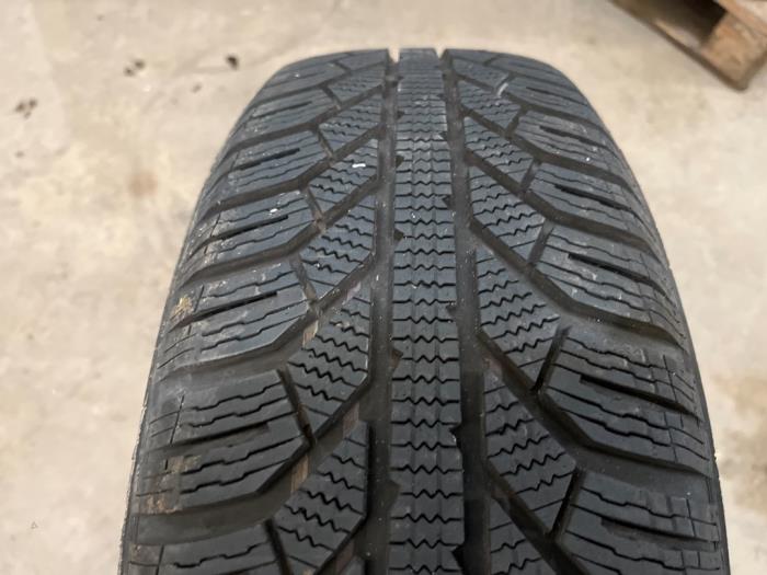 Zestaw felg sportowych + opony zimowe z Peugeot 308 SW (L4/L9/LC/LJ/LR) 1.6 16V THP 150 2018