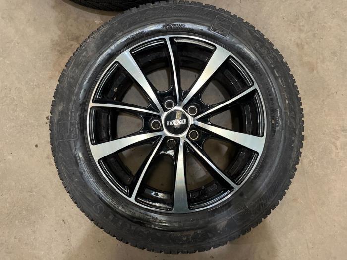 Zestaw felg sportowych + opony zimowe z Peugeot 308 SW (L4/L9/LC/LJ/LR) 1.6 16V THP 150 2018