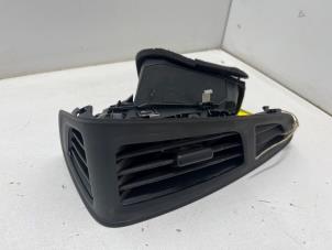 Begagnade Luftmunstycke, instrumentbräda Ford Focus 3 Wagon 1.5 TDCi ECOnetic Pris € 10,00 Marginaltabell erbjuds av F. van den Mosselaar autodemontage