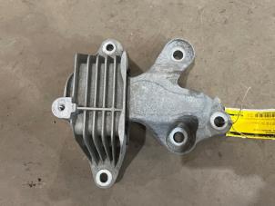 Gebruikte Motorrubber Opel Insignia Grand Sport 1.5 Turbo 16V 165 Prijs € 35,00 Margeregeling aangeboden door F. van den Mosselaar autodemontage